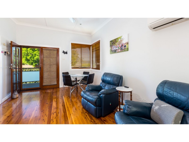 17 Fairfax Road, Warners Bay NSW 2282