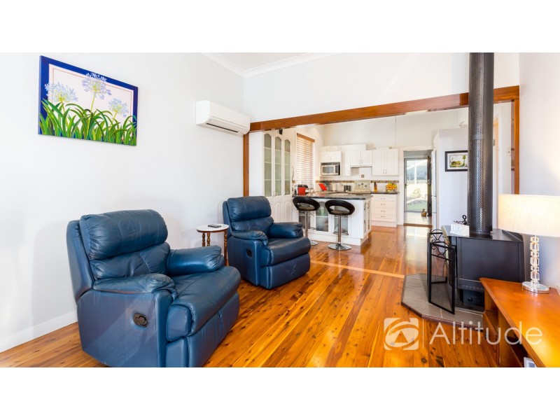 17 Fairfax Road, Warners Bay NSW 2282