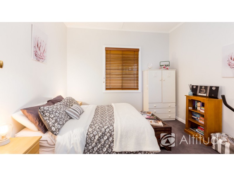 17 Fairfax Road, Warners Bay NSW 2282