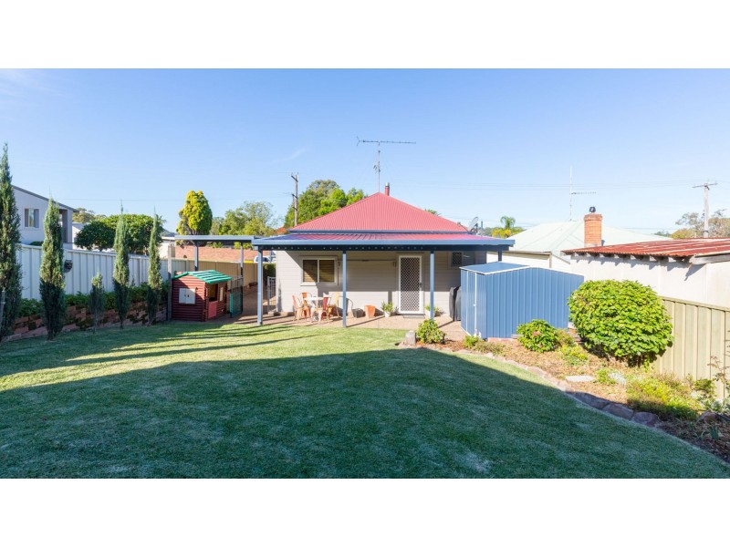17 Fairfax Road, Warners Bay NSW 2282