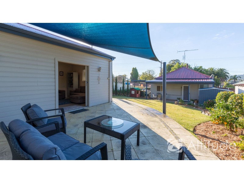 17 Fairfax Road, Warners Bay NSW 2282