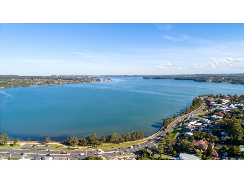 17 Fairfax Road, Warners Bay NSW 2282