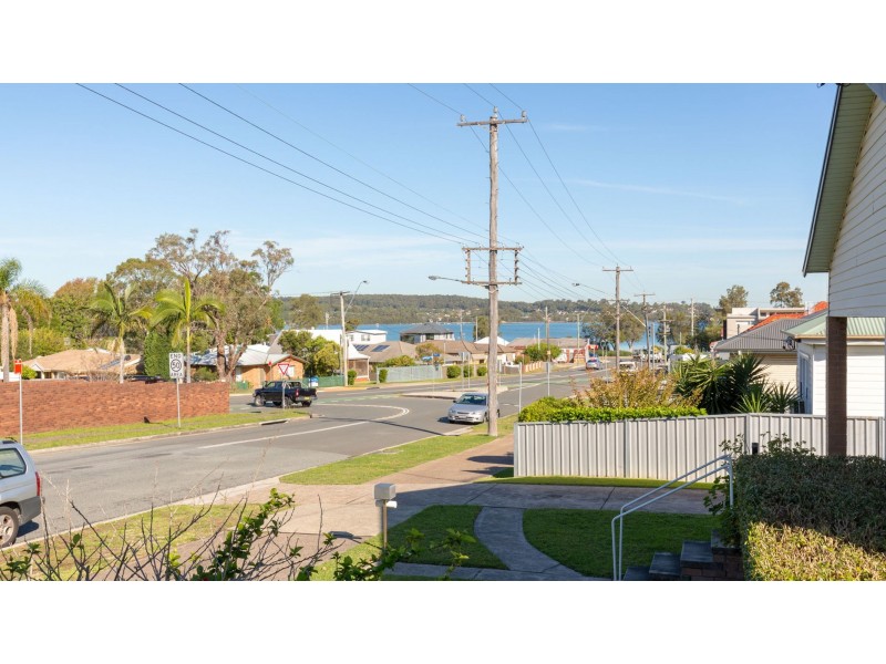 17 Fairfax Road, Warners Bay NSW 2282
