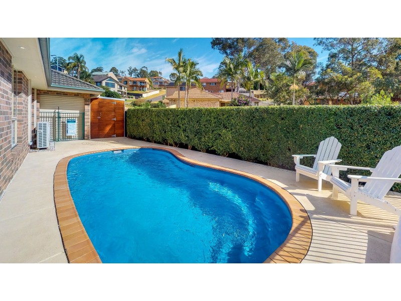12 Courageous Close, Marmong Point NSW 2284