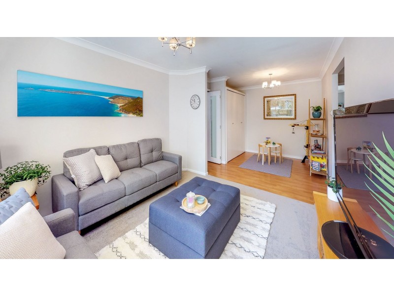 12 Courageous Close, Marmong Point NSW 2284