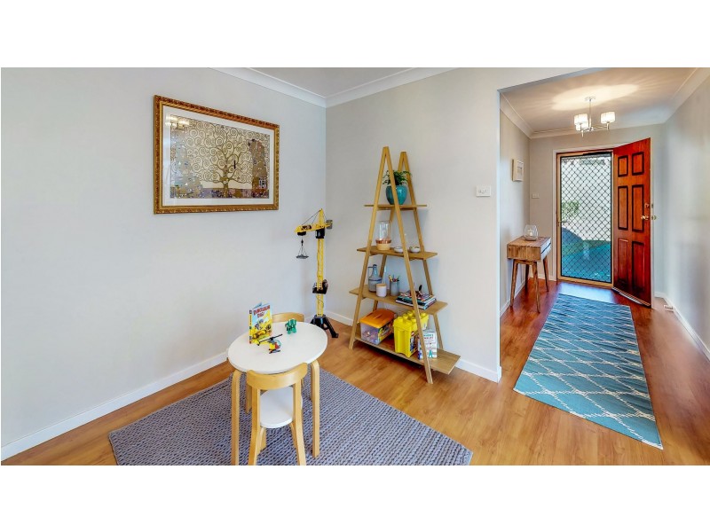 12 Courageous Close, Marmong Point NSW 2284