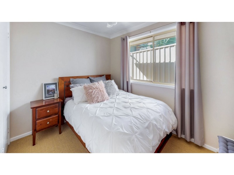 12 Courageous Close, Marmong Point NSW 2284