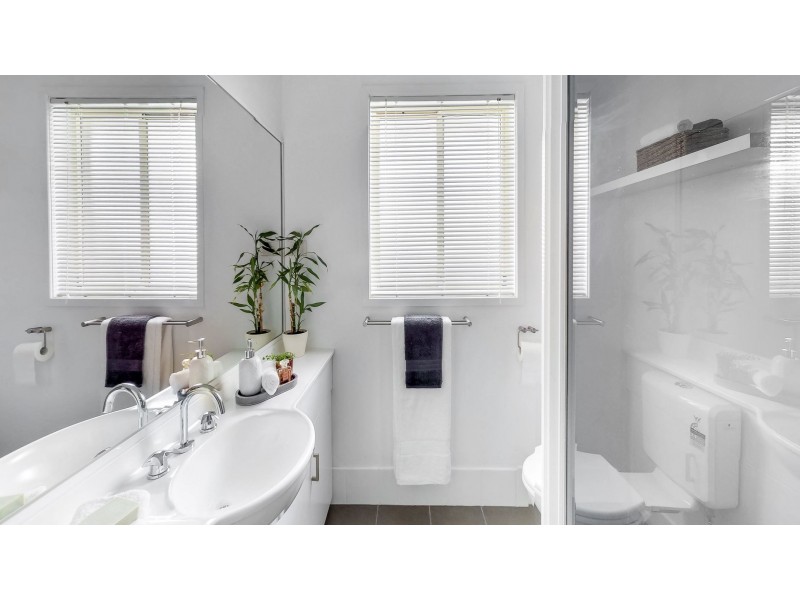 12 Courageous Close, Marmong Point NSW 2284