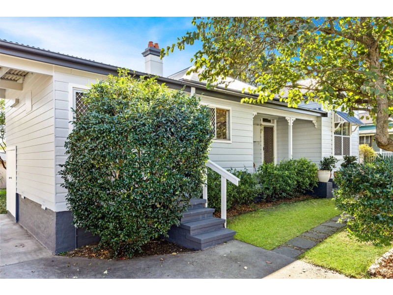 14 Barton Street, Mayfield NSW 2304