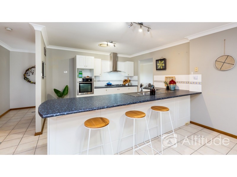 8 Cardinal Close, Cameron Park NSW 2285