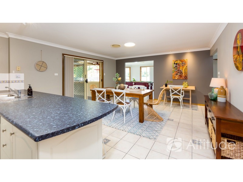 8 Cardinal Close, Cameron Park NSW 2285