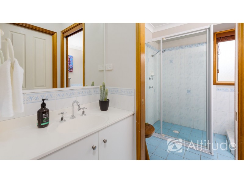 8 Cardinal Close, Cameron Park NSW 2285