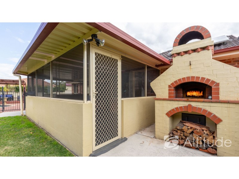 8 Cardinal Close, Cameron Park NSW 2285
