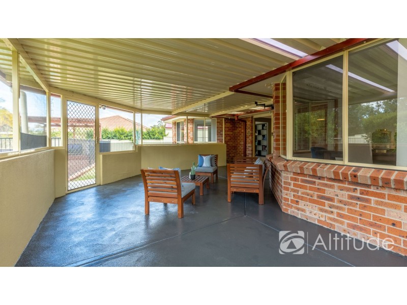 8 Cardinal Close, Cameron Park NSW 2285