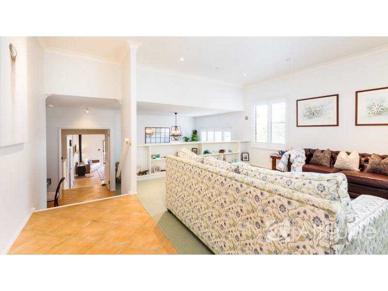 27 Woodside Drive, Eleebana NSW 2282