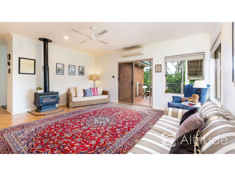 27 Woodside Drive, Eleebana NSW 2282