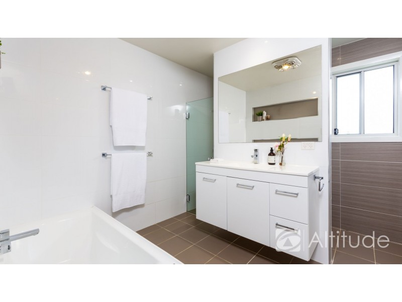 2 Fitzwilliam Circuit, Macquarie Hills NSW 2285