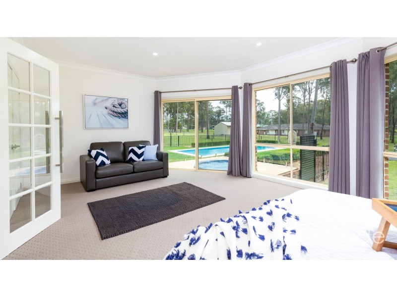 11 Windermere Place, Wallalong NSW 2320