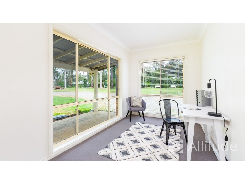 11 Windermere Place, Wallalong NSW 2320