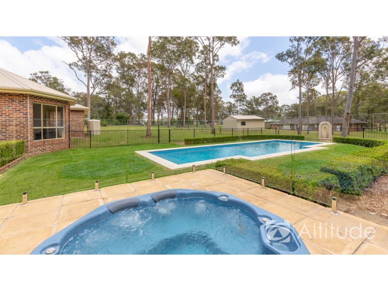 11 Windermere Place, Wallalong NSW 2320