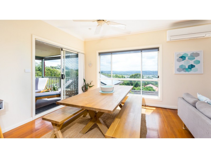 20 Hillview Crescent, Macquarie Hills NSW 2285