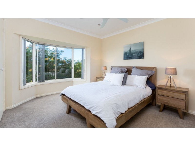 20 Hillview Crescent, Macquarie Hills NSW 2285