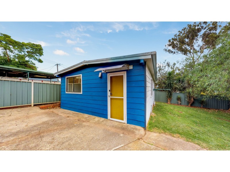 4A Long Crescent, Shortland NSW 2307