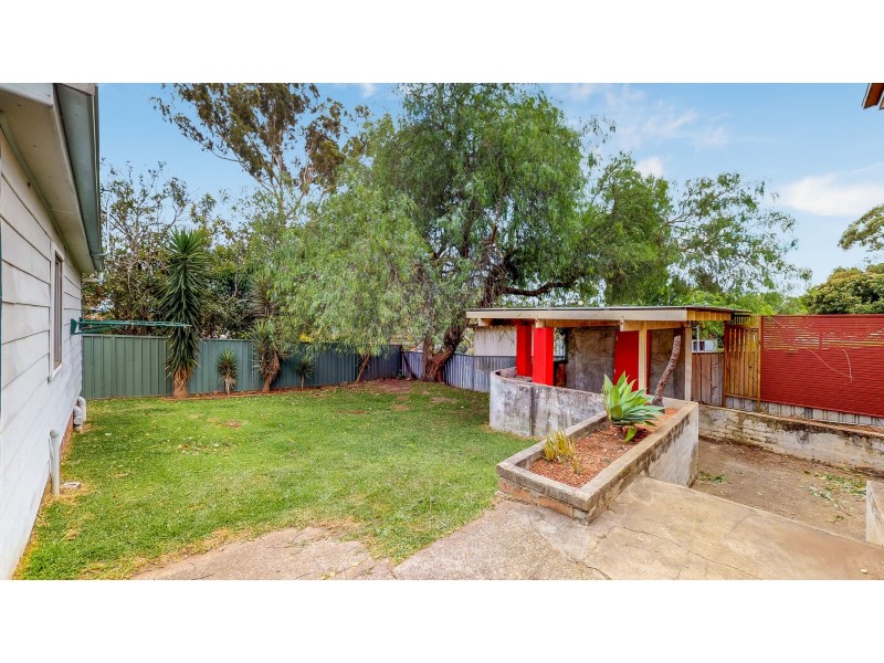 4A Long Crescent, Shortland NSW 2307