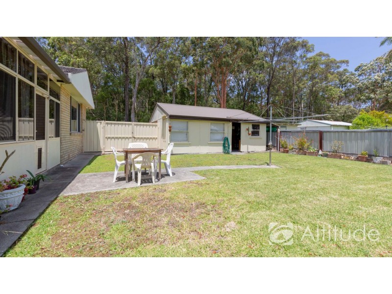 24 Melton Place, Croudace Bay NSW 2280
