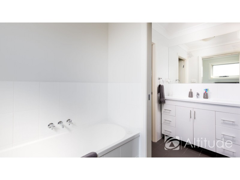 17/247 Warners Bay Road, Mount Hutton NSW 2290