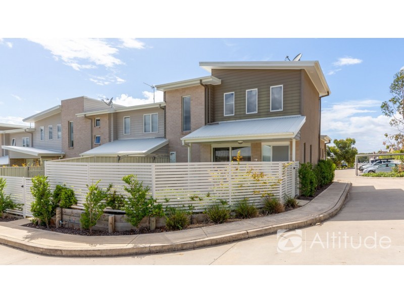 17/247 Warners Bay Road, Mount Hutton NSW 2290