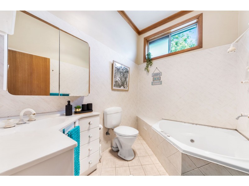 9 Fourth Street, Cardiff South NSW 2285