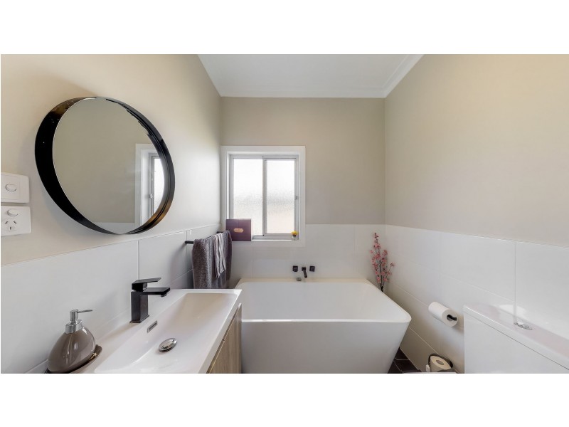 4 Margaret Street, Belmont North NSW 2280