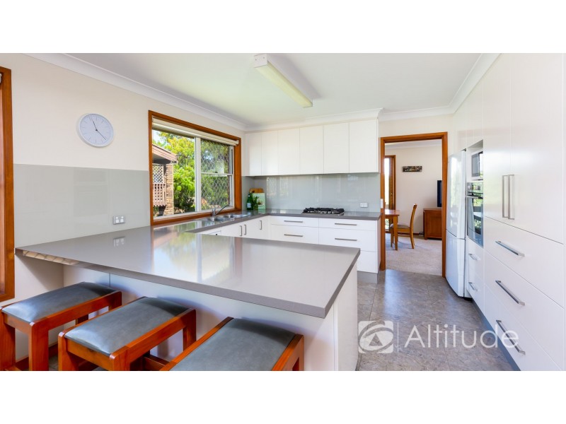 2 Clare Close, Eleebana NSW 2282