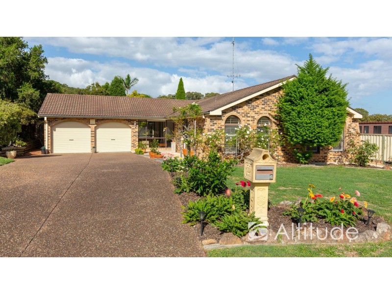 4 Clare Close, Eleebana NSW 2282