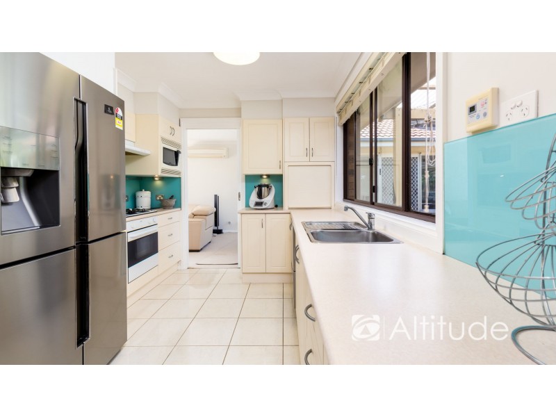 4 Clare Close, Eleebana NSW 2282