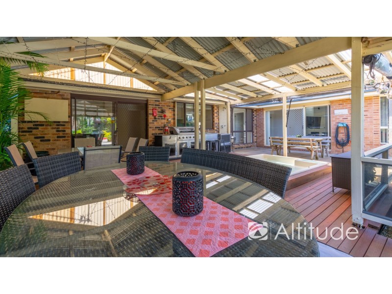 4 Clare Close, Eleebana NSW 2282