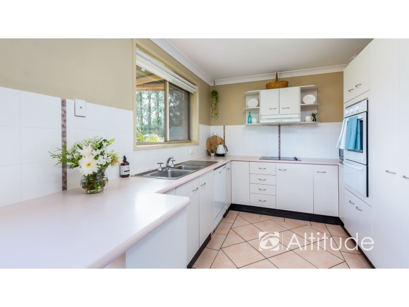 8 Palm Court, Warners Bay NSW 2282