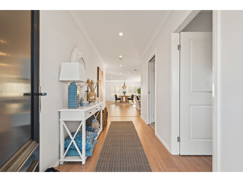 10 Kariba Close, Macquarie Hills NSW 2285