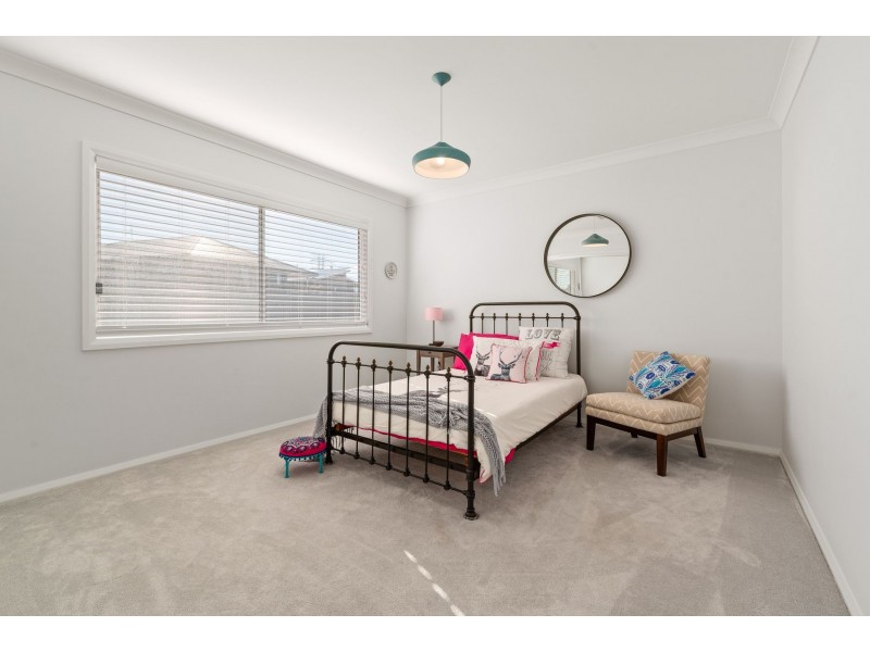 10 Kariba Close, Macquarie Hills NSW 2285