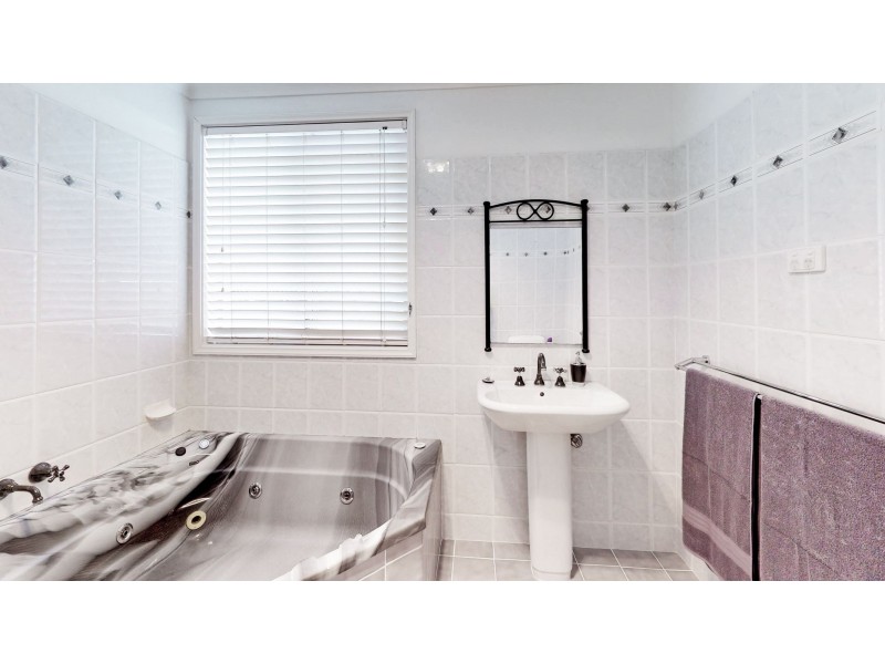 102 Auklet Road, Mount Hutton NSW 2290