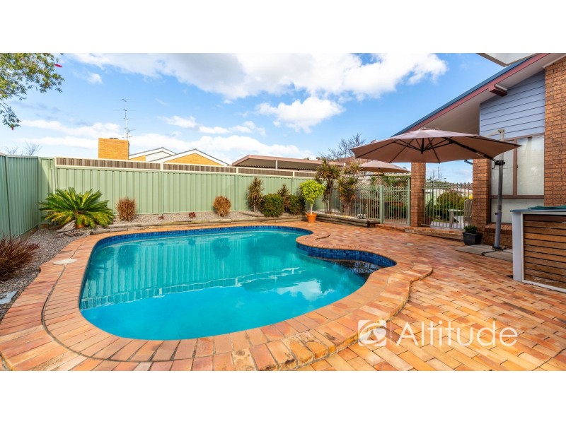 1 Amsdale Avenue, Macquarie Hills NSW 2285
