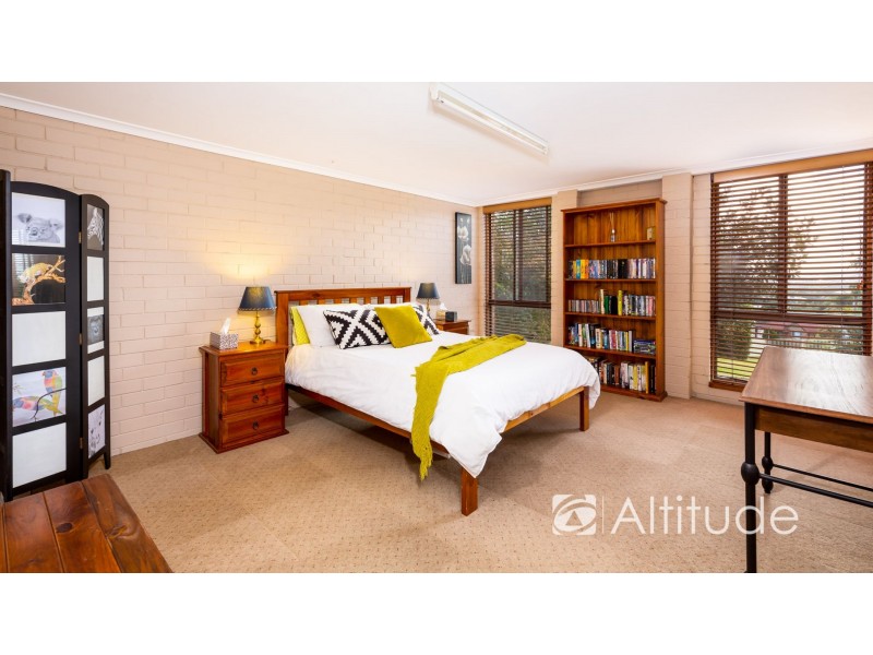 1 Amsdale Avenue, Macquarie Hills NSW 2285