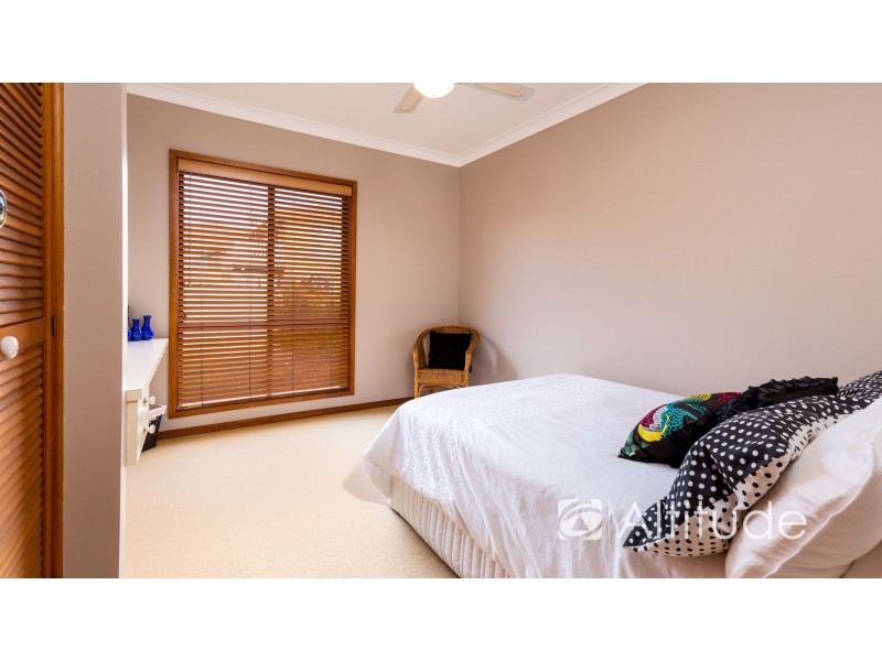 1 Amsdale Avenue, Macquarie Hills NSW 2285