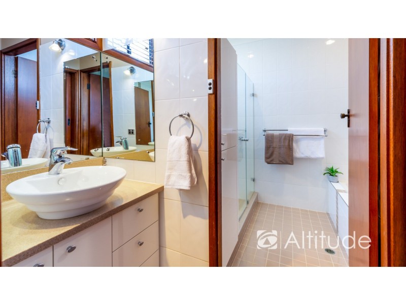 1 Amsdale Avenue, Macquarie Hills NSW 2285