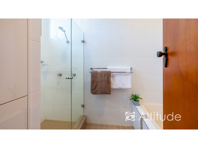 1 Amsdale Avenue, Macquarie Hills NSW 2285