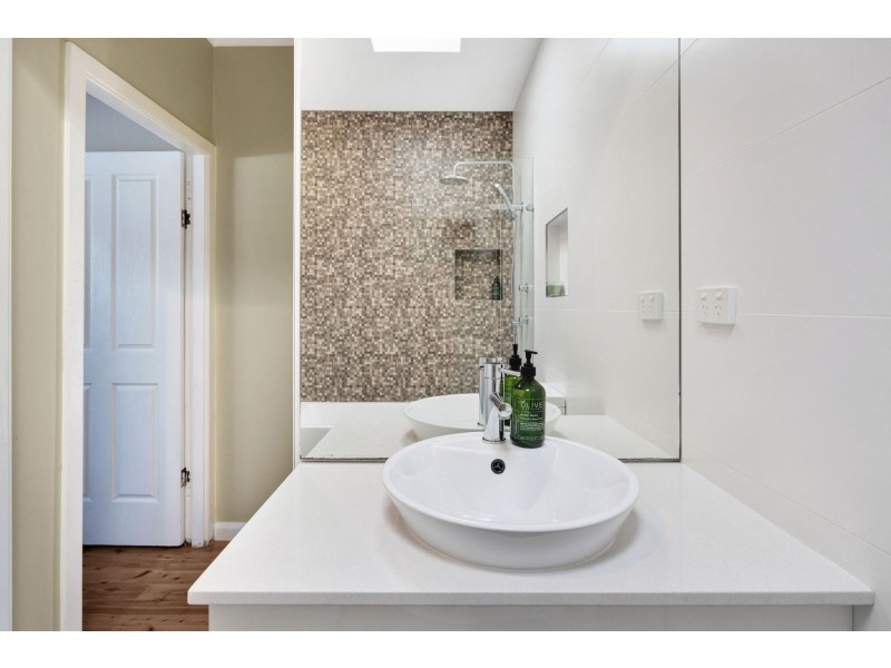 292 Warners Bay Road, Mount Hutton NSW 2290