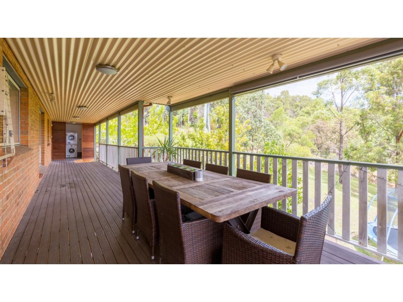 20 Hillview Crescent, Macquarie Hills NSW 2285