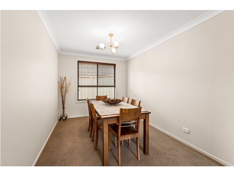 6 Krista Court, Cardiff South NSW 2285