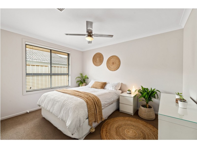 6 Krista Court, Cardiff South NSW 2285